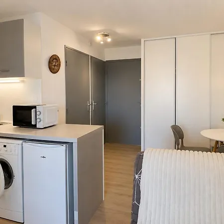 Cosy 2 Pieces Avec Wifi, Terrasse Ouest, 50m Et Commerces - Sud - Fr-1-748-21 Apartmán *